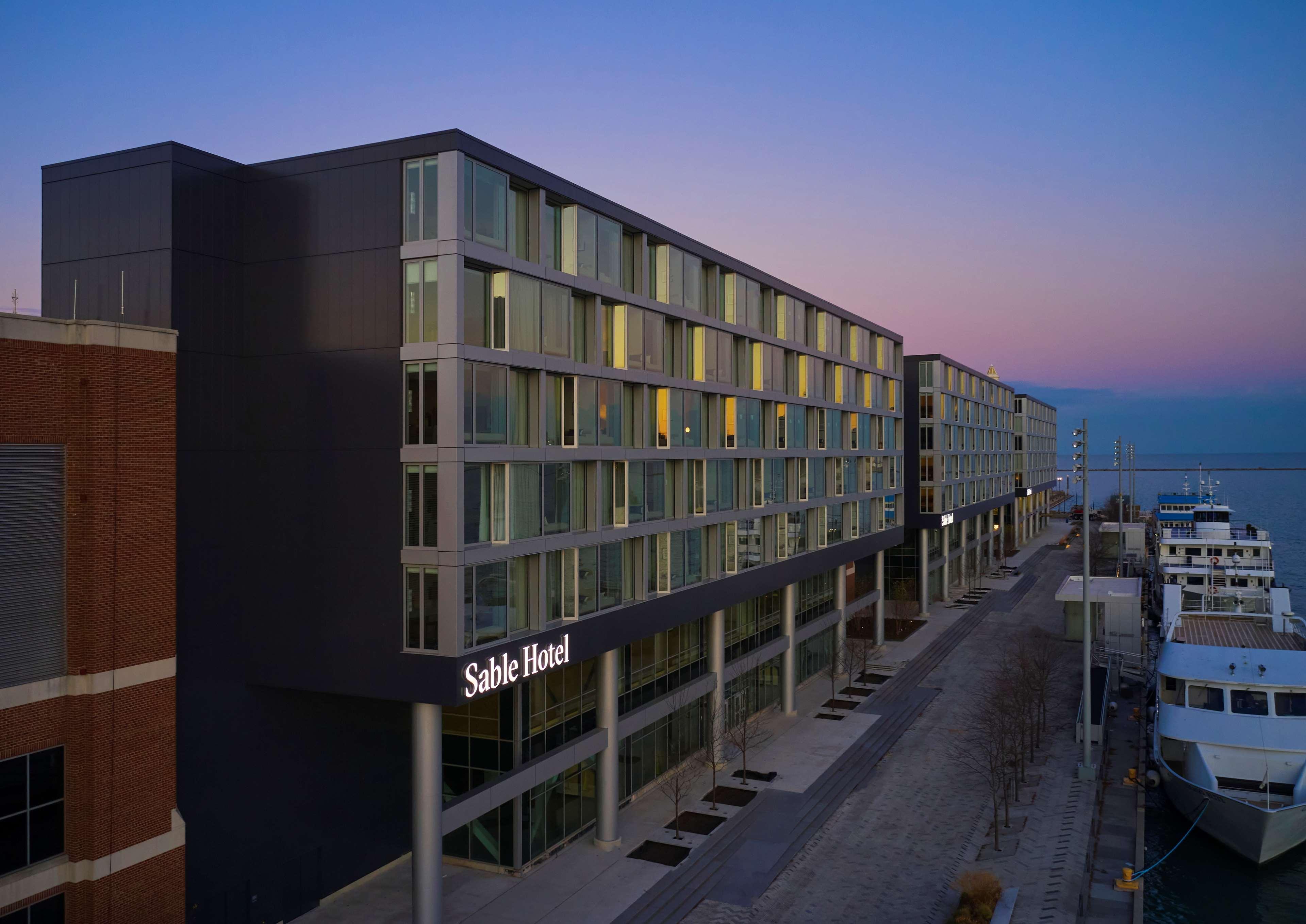 Sable At Navy Pier Chicago, Curio Collection By Hilton Hotel Exterior photo